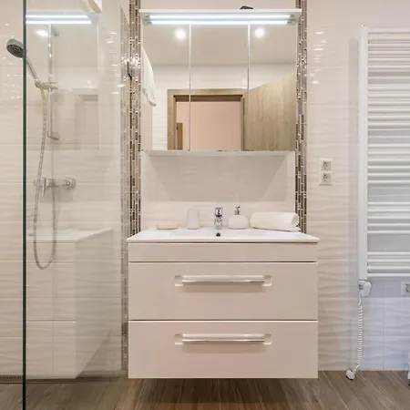 Admiral Luxury Vi By Bltn Apartment *